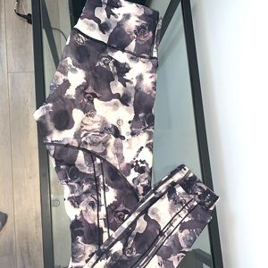 Lululemon workout pants